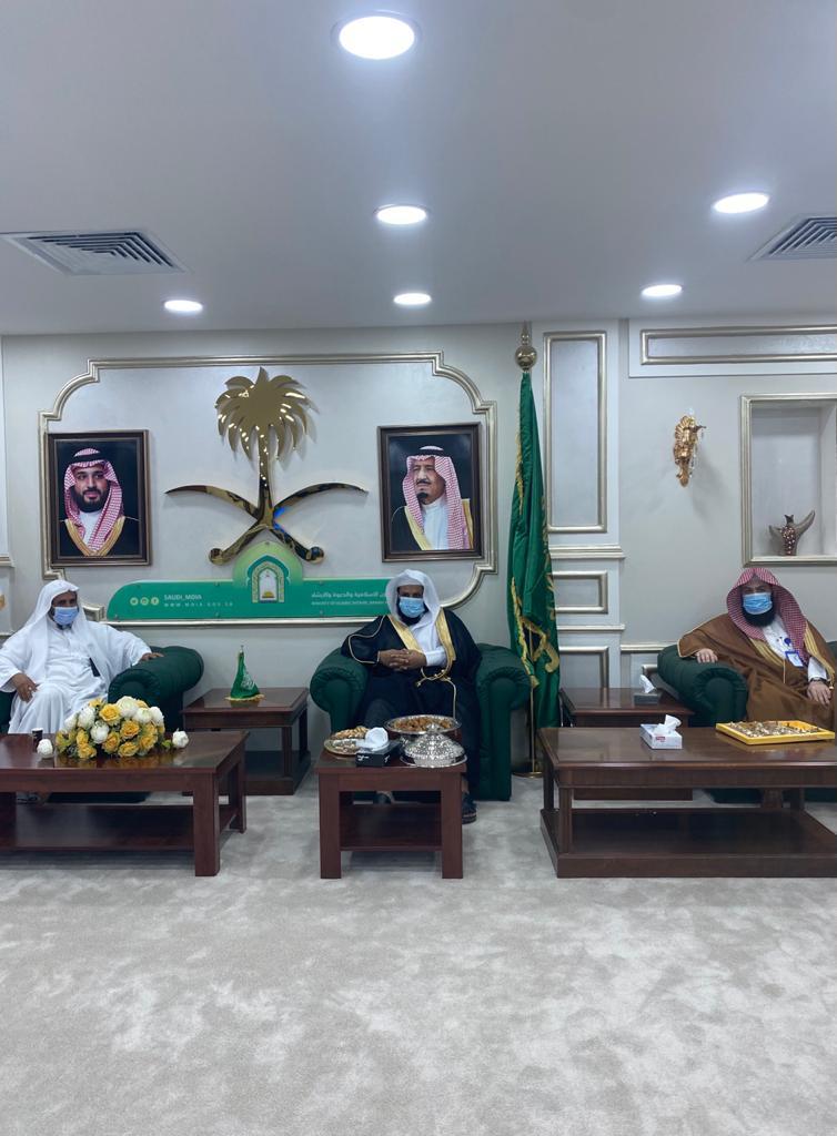 مدير فرع وزارة الشؤون الإسلامية بالحدود الشمالية يستقبل مدير فرع هيئة الأمر بالمعروف بالمنطقة