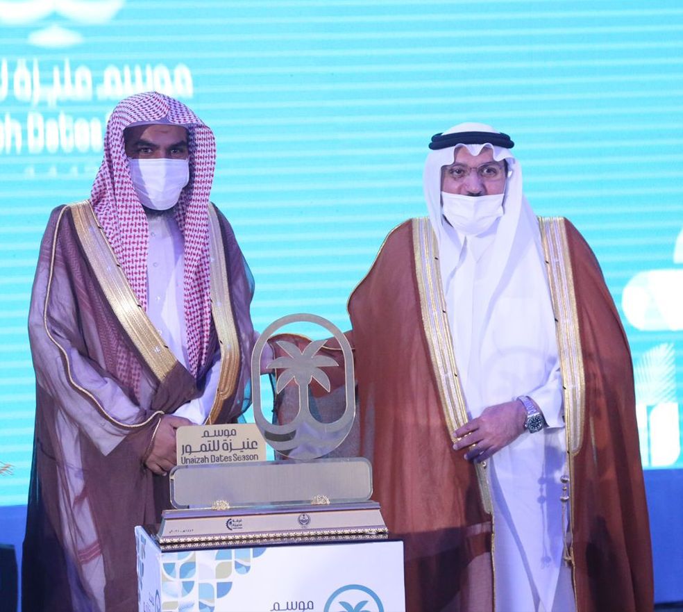 أشاد بجهودهم التي يبذلونها في جميع مهرجانات المنطقة .. سمو أمير منطقة القصيم يكرّم فرع الرئاسة العامة لهيئة الأمر بالمعروف بالمنطقة لمشاركتهم في مهرجان موسم تمور عنيزة