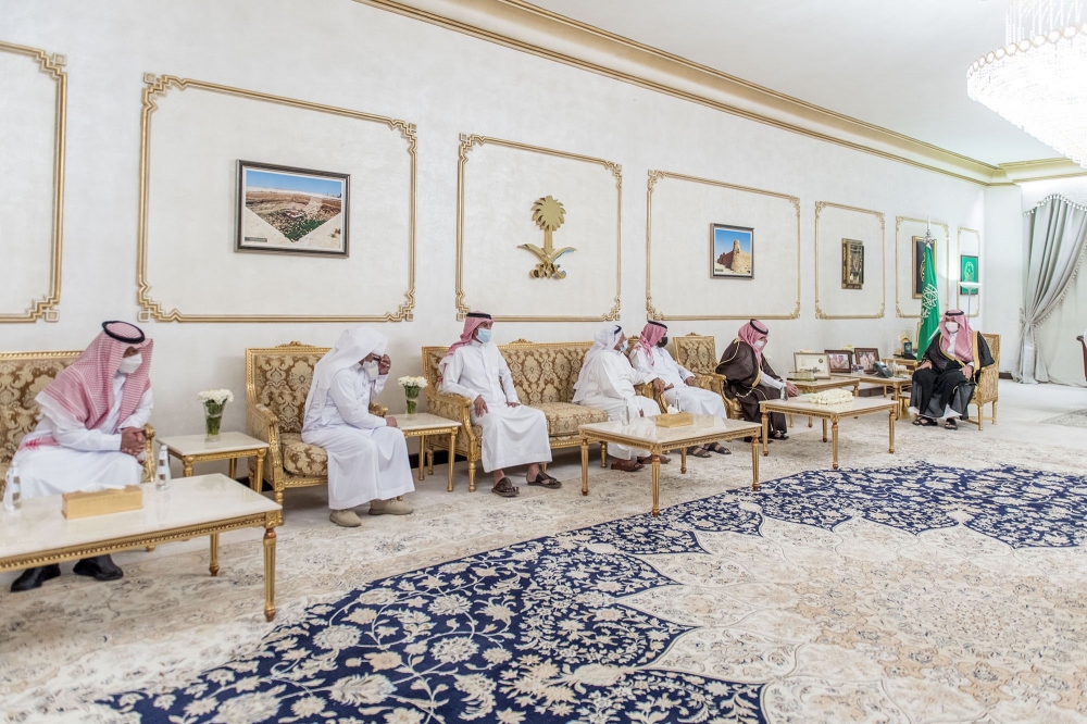 سمو أمير منطقة الحدود الشمالية يستقبل رئيس مجلس إدارة جمعية أمان البيئة بالمنطقة