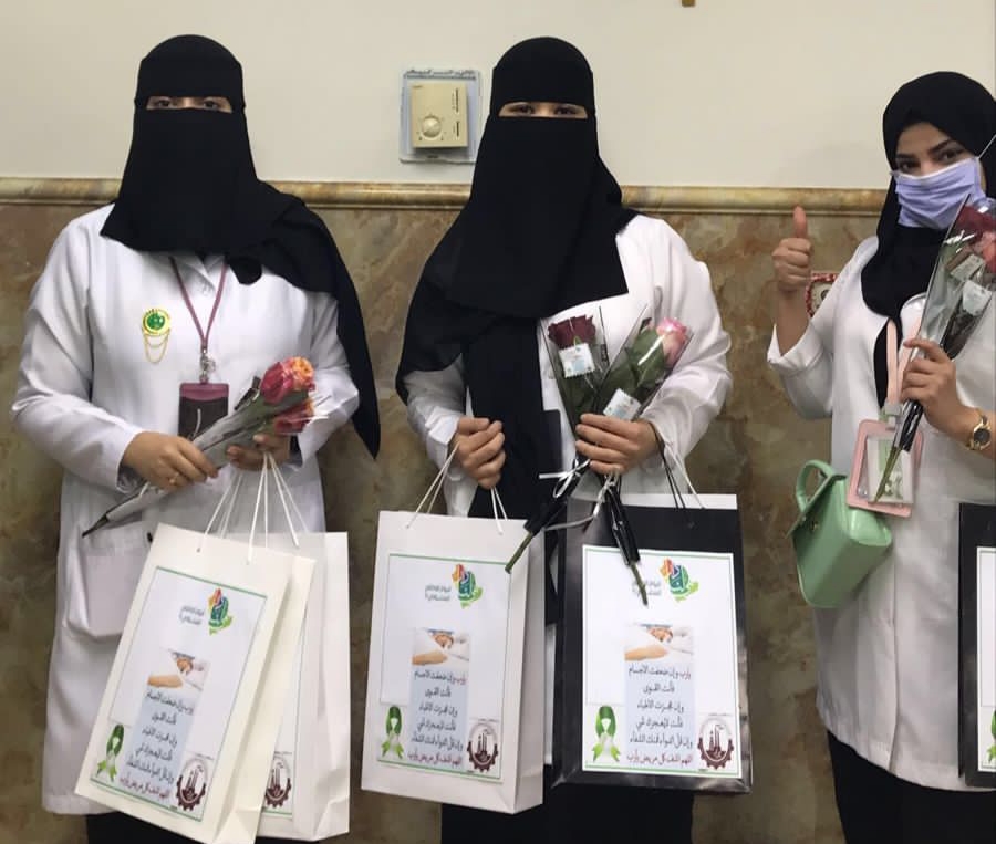 فريق (بارقة امل التطوعي) بعرعر يقوم بمبادرة زيارة المرضى المنومين ومشاركتهم فرحتهم باليوم الوطني 91