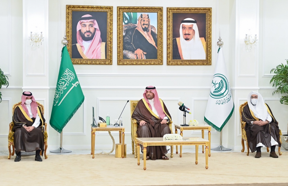 سمو أمير الحدود الشمالية يستقبل مسؤولي المنطقة والمواطنين خلال جلسته الأسبوعية