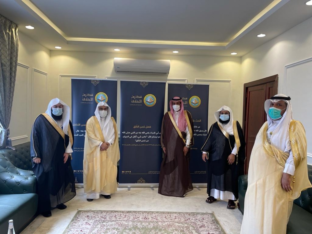 محافظ العويقيلة يطلق حملة