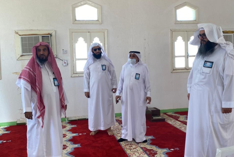 مدير فرع وزارة الشؤون الإسلامية بالحدود الشمالية يتفقد جوامع ومساجد القرى والهجر