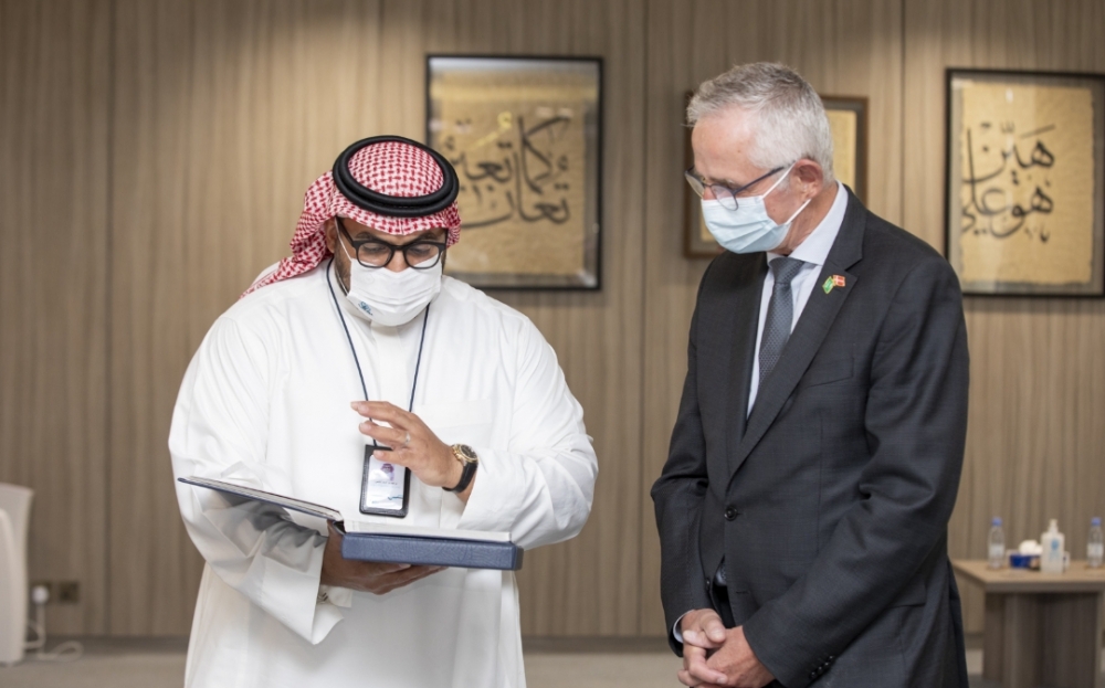 سفير الدنمارك يزور