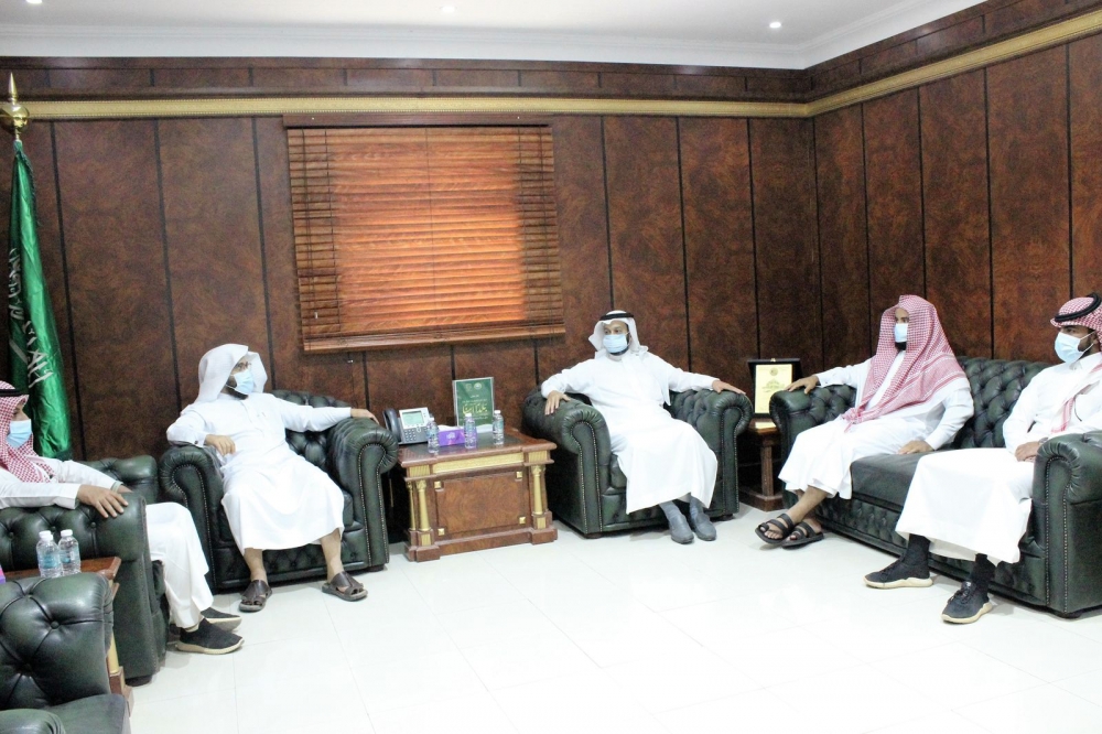 مدير عام فرع هيئة الأمر بالمعروف بمنطقة الحدود الشمالية يلتقي مشرف مبادرة( السعودية الخضراء ) بالمنطقة