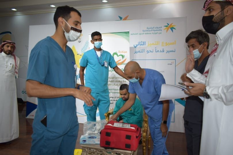 فرع الموارد البشرية بالحدود الشمالية ينظم حملة تطعيم ضد الإنفلونزا الموسمية لمنسوبيه بالتعاون مع صحة المنطقة