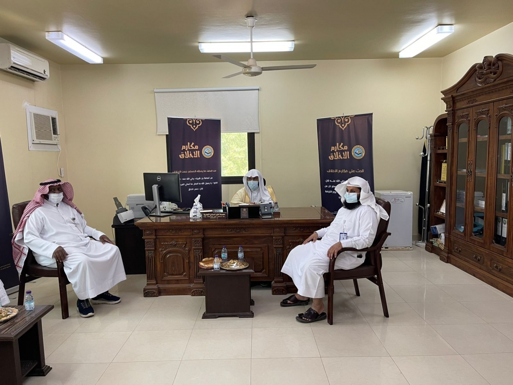 مدير فرع هيئة الأمر بالمعروف بالحدود الشمالية يقوم بجولة تفقدية على هيئة محافظة رفحاء