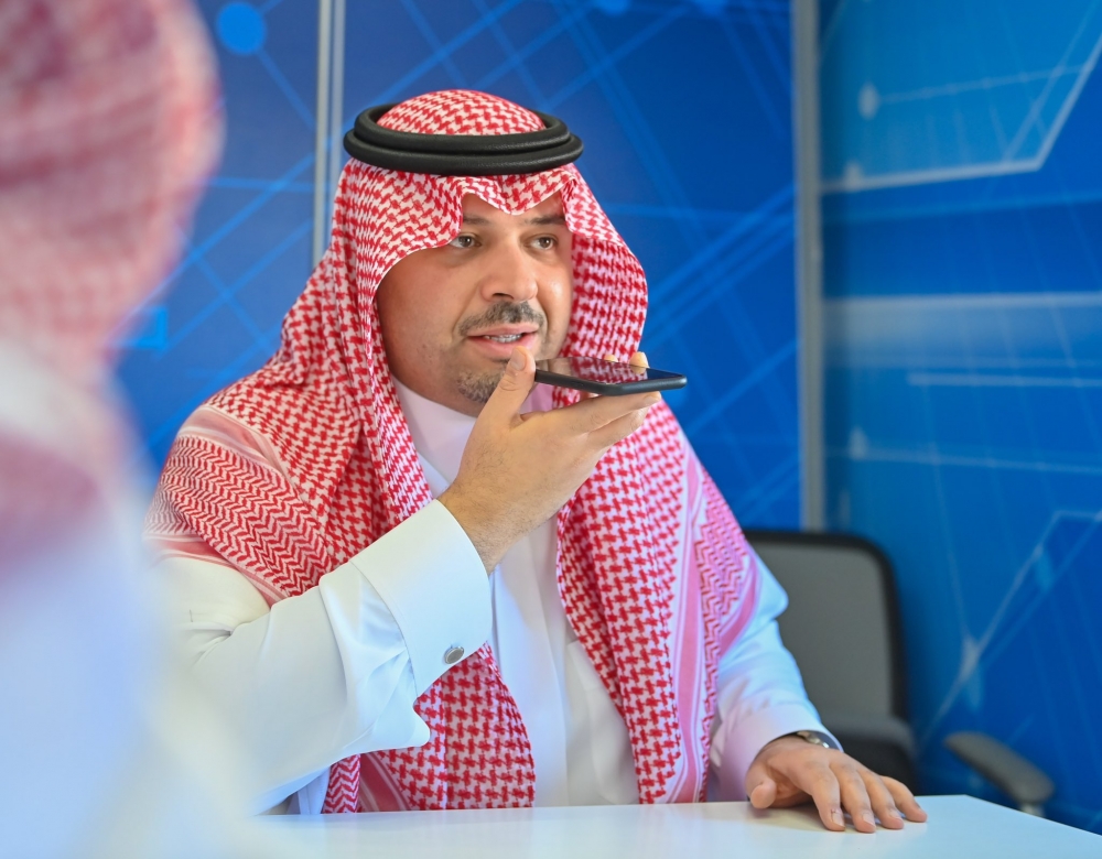 سمو أمير منطقة الحدود الشمالية يدشّن إلكترونياً مركز إسعاف حي الرفاع بعرعر ويطّلع على (عربة ثريا)