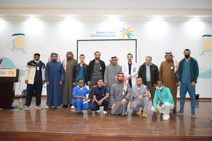 مركز التاهيل الشامل بعرعر يقيم محاضرة عن خطورة مضاعفات المضادات الحيوية