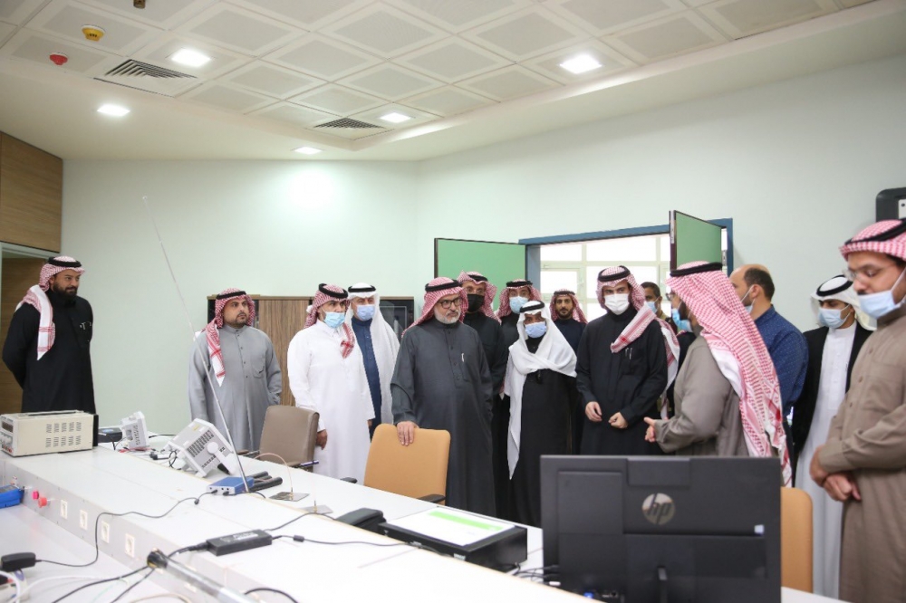 معالي رئيس جامعة الحدود الشمالية يزور المقر الجديد لوحدة الاستشعار عن بعد بالمدينة الجامعية بعرعر