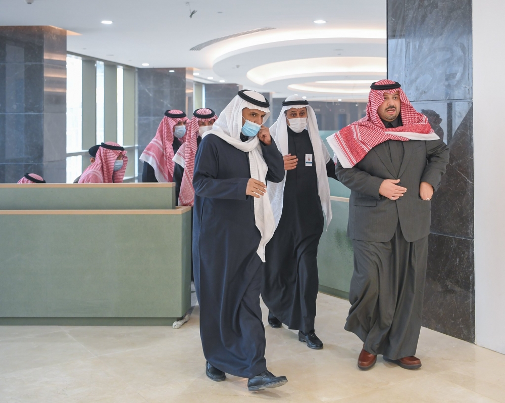سمو أمير منطقة الحدود الشمالية يتفقد سير العمل في المدينة الصناعية