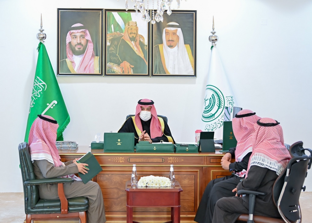 سمو أمير الحدود الشمالية يستقبل محافظ طريف ورئيس مركز الجراني