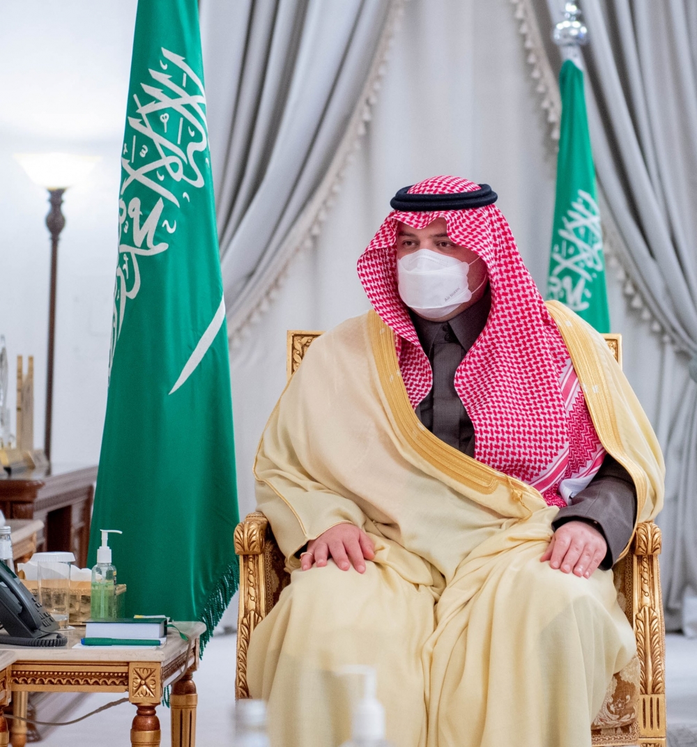 سمو أمير الحدود الشمالية يتسلّم التقرير السنوي لوحدة الحماية الأسرية بالمنطقة