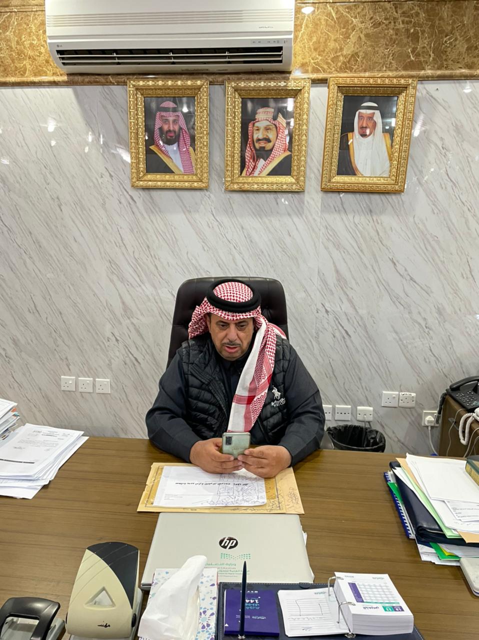 مدير الإشراف التربوي بتعليم الحدود الشمالية يعقد اجتماع بمديري مدارس المرحلة المتوسطة والثانوية