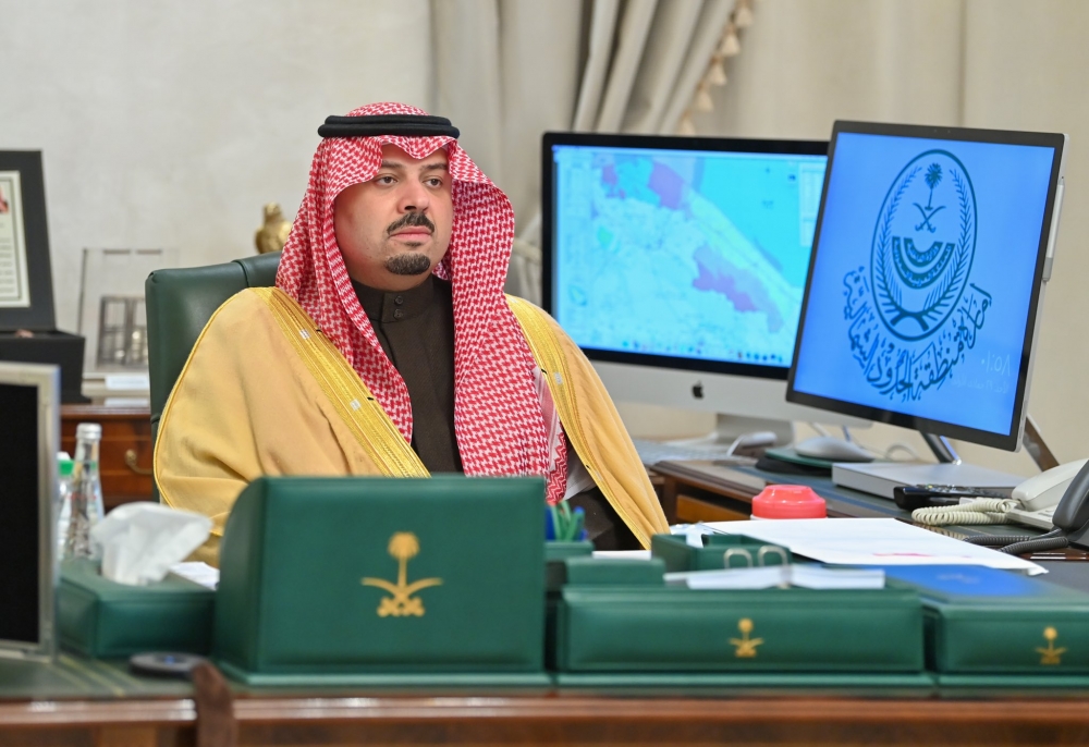 سمو الأمير فيصل بن خالد بن سلطان يرأس اجتماع متابعة مستجدات