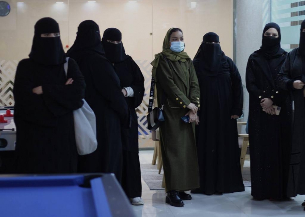 مركز تمكين المرأة بالغرفة التجارية بعرعر ينظم عدد من الزيارات للمشاريع الريادية