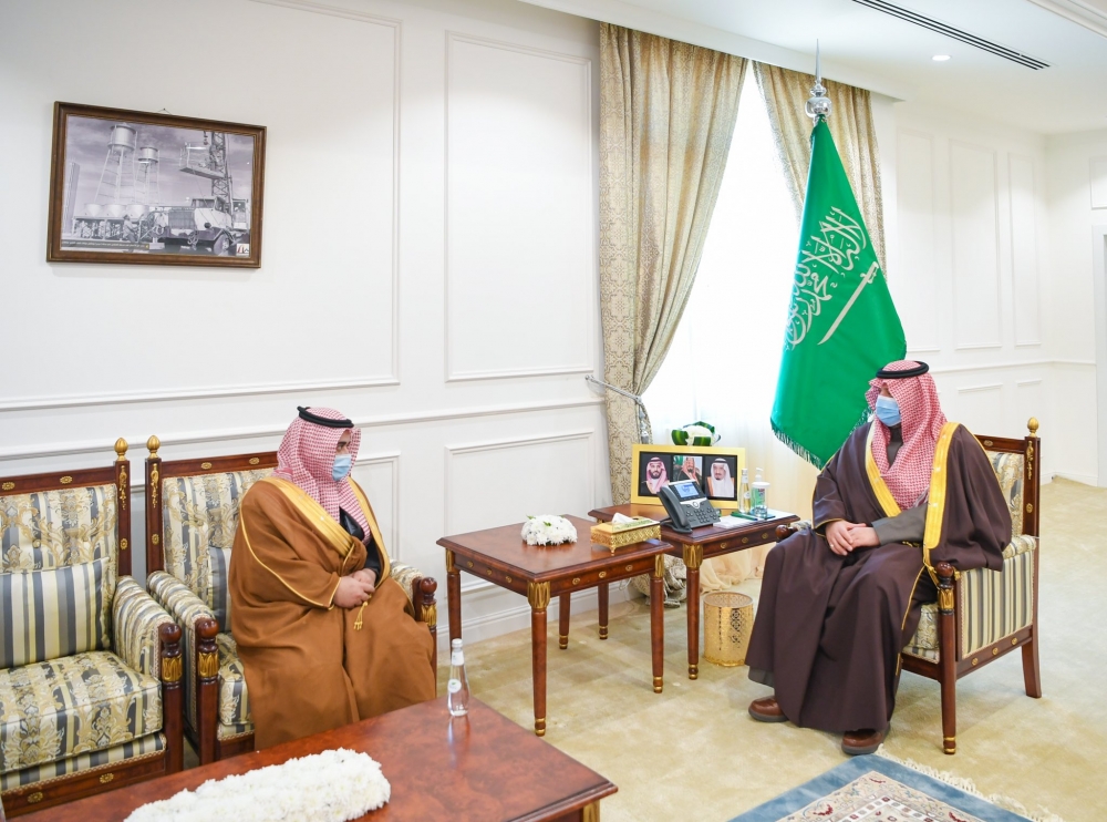 سمو أمير الحدود الشمالية يستقبل ممثل هيئة التراث بالمنطقة