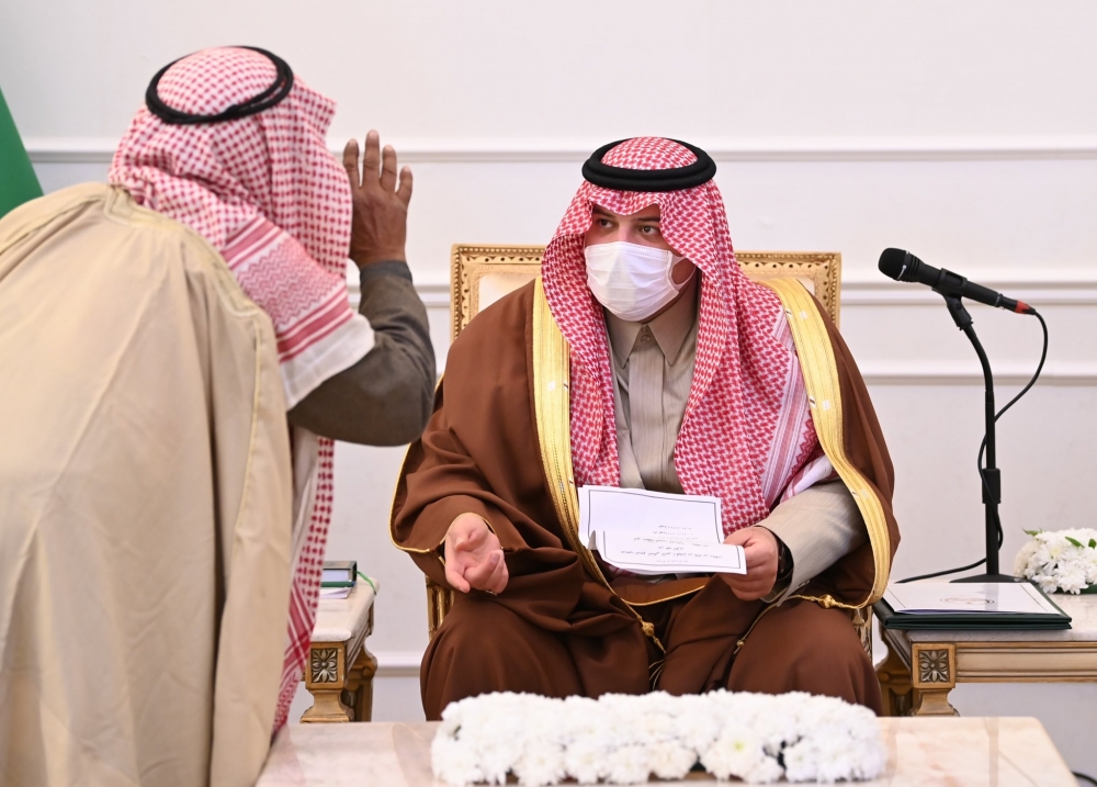 سمو أمير الحدود الشمالية يتفقد محافظة العويقيلة