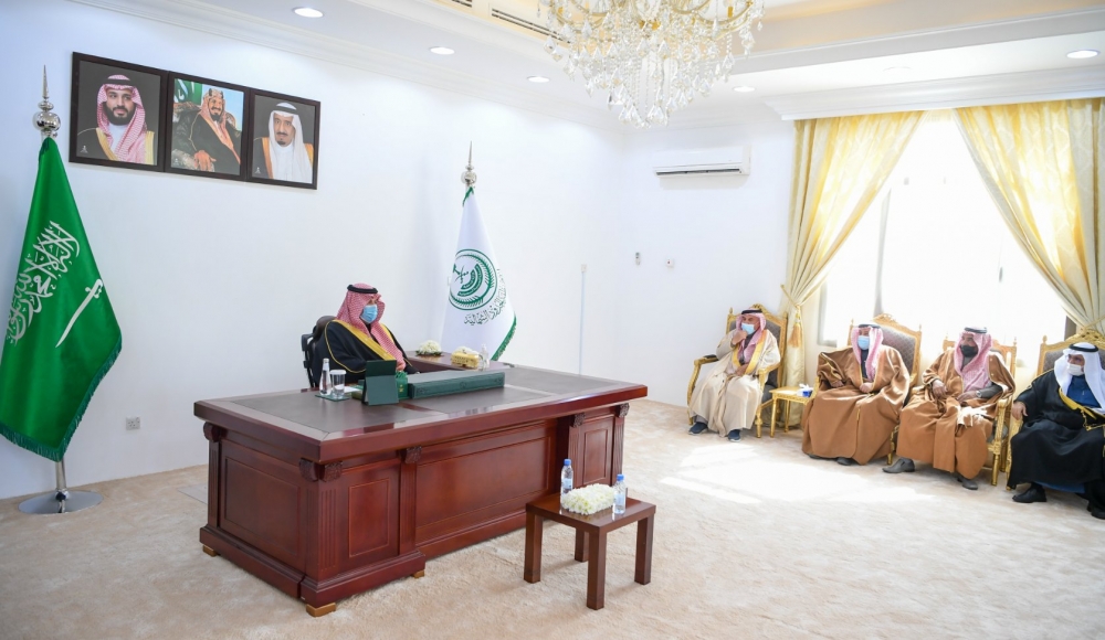 سمو أمير الحدود الشمالية يستقبل أهالي محافظة طريف
