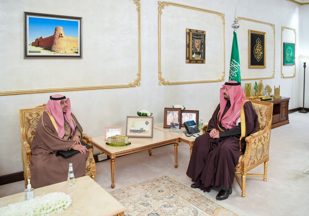 سمو أمير منطقة الحدود الشمالية يطلع على سير الاختبارات في مدراس المنطقة