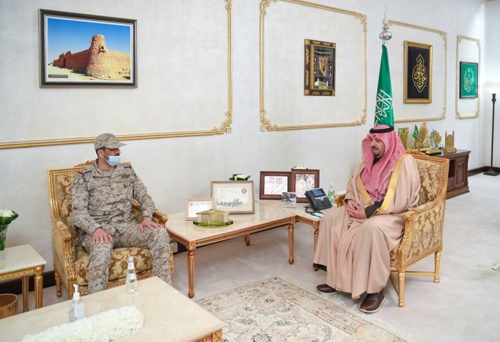 سمو أمير الحدود الشمالية يستقبل قائد قوة رفحاء بمناسبة تعيينه
