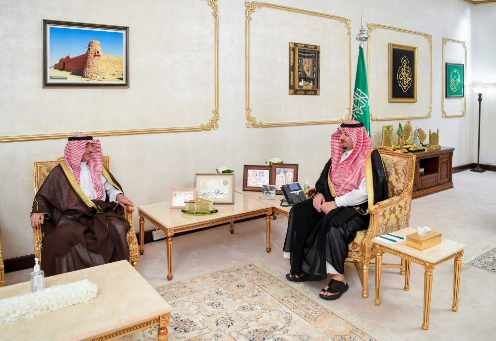 سمو أمير الحدود الشمالية يستقبل مدير شركة الكهرباء بالمنطقة