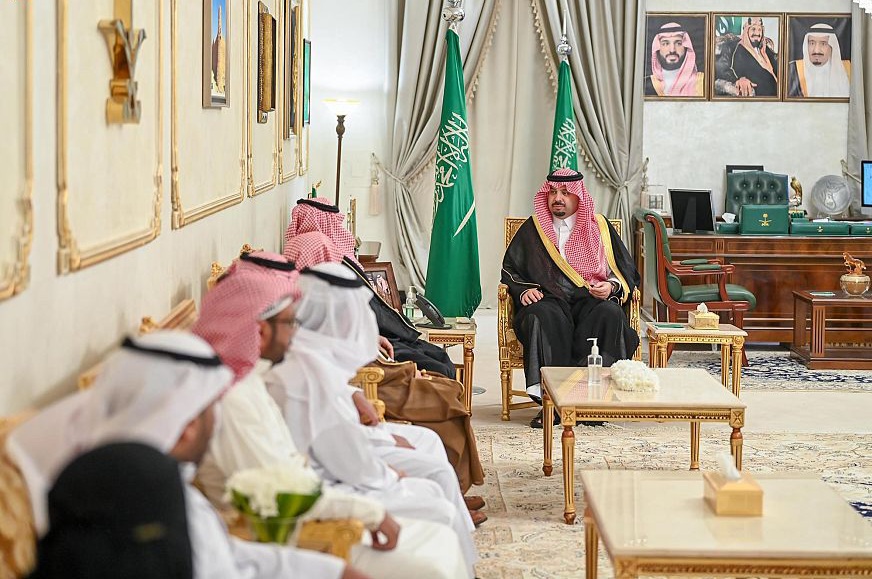 سمو أمير منطقة الحدود الشمالية يلتقي برؤساء الجمعيات الأهلية غير الربحية