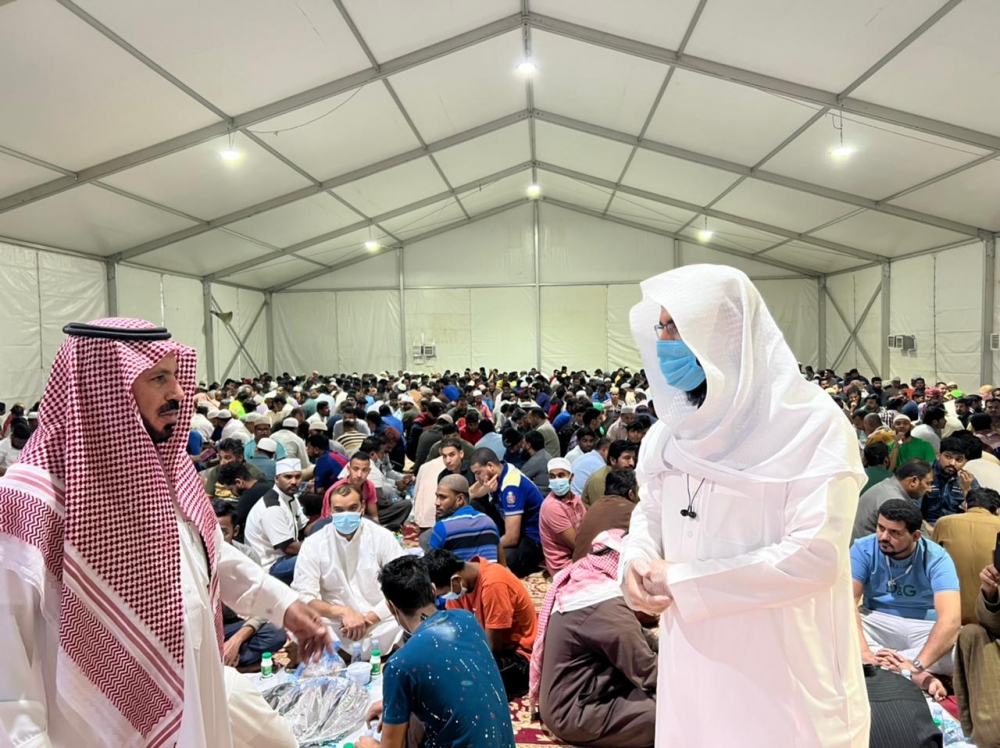 مدير فرع وزارة الشؤون الإسلامية بالحدود الشمالية يتفقد مشاريع تفطير الصائمين