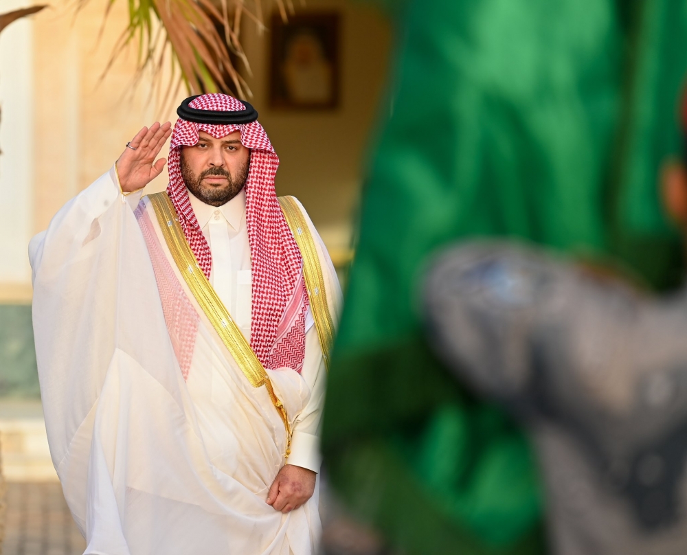 سمو أمير الحدود الشمالية يستقبل القيادات الأمنية بالمنطقة بمناسبة عيد الفطر المبارك