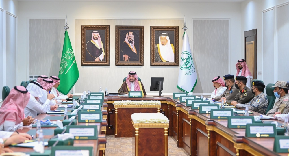 سمو أمير الحدود الشمالية يرأس اجتماع لجنة الدفاع المدني بالمنطقة