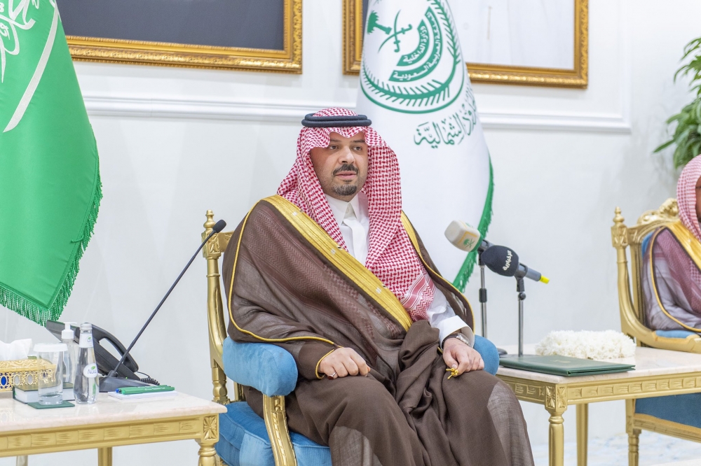 سمو أمير الحدود الشمالية يستقبل المواطنين في جلسته المسائية