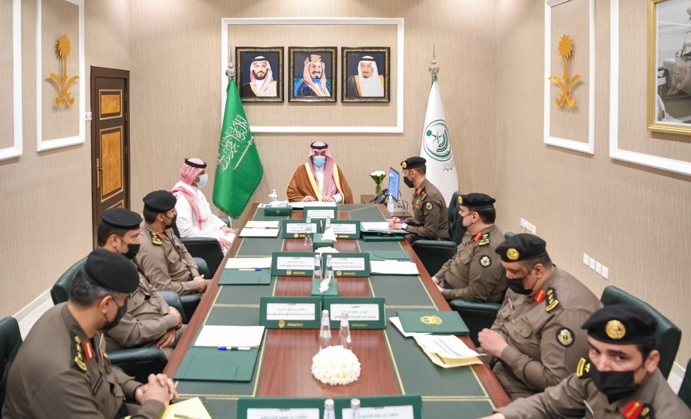 سمو أمير الحدود الشمالية يرأس اجتماع القيادات الأمنية بالمنطقة