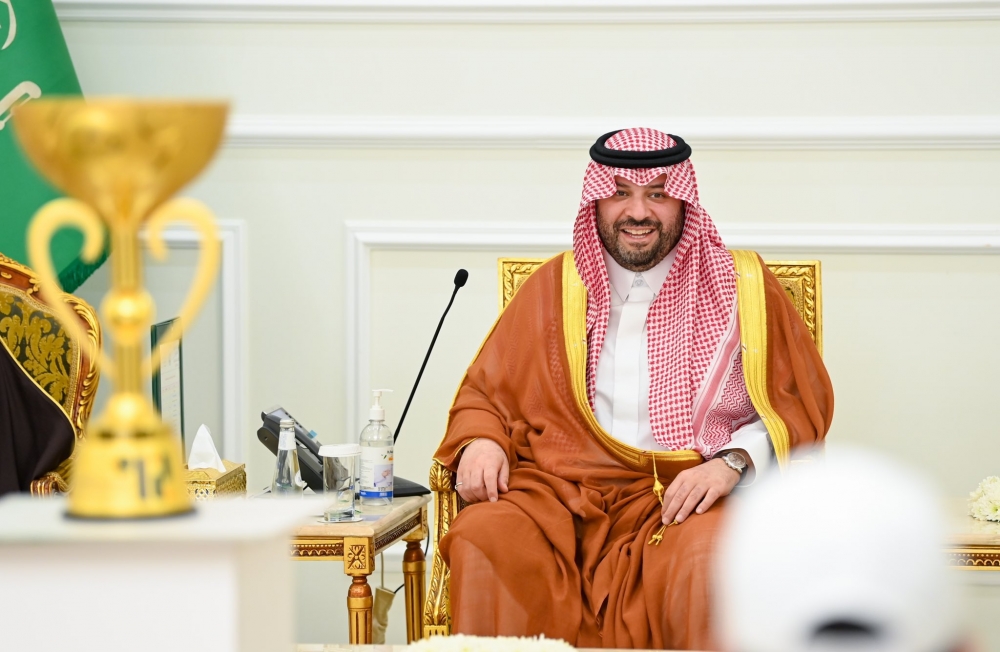 سمو الأمير فيصل بن خالد بن سلطان يكّرم منتخب جامعة الحدود الشمالية الفائز بكأس الاتحاد الرياضي لعام 2022