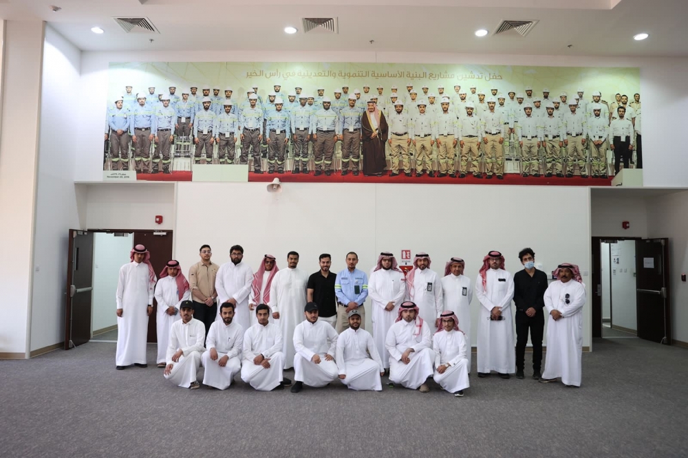 أكاديمية الموهوبين بجامعة الحدود الشمالية تنظم زيارة إلى شركة 