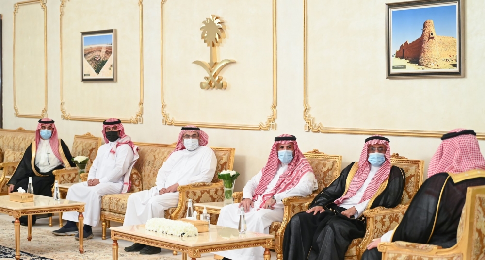سمو الأمير فيصل بن خالد بن سلطان يلتقي برئيس وأعضاء اللجنة التأسيسية لتجمع تبوك والحدود الشمالية الصحي