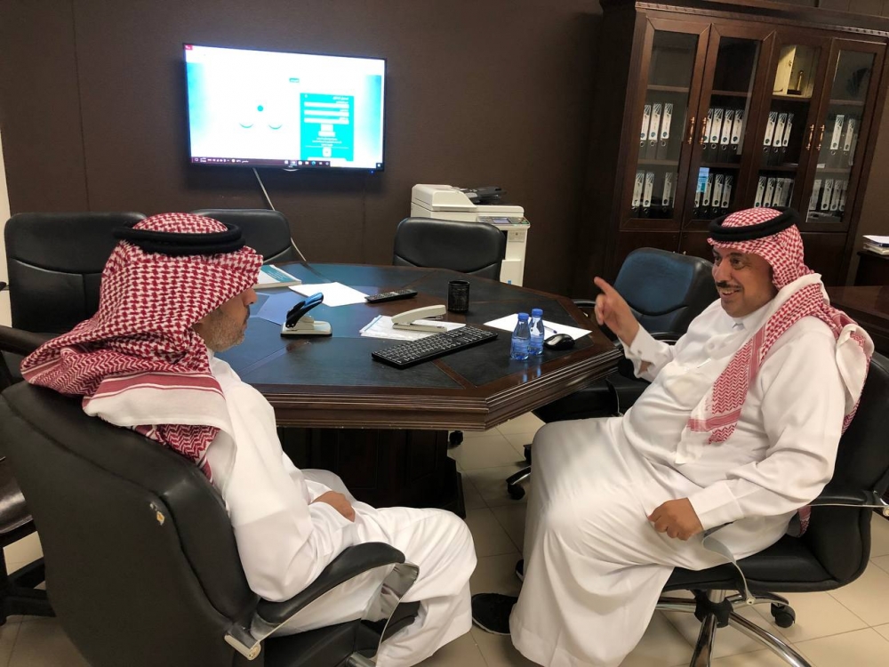 مدير الإشراف التربوي بتعليم الحدود الشمالية الأستاذ محمد داوود العطيوي يقوم بزيارة لمكتب التعليم بشرق الرياض