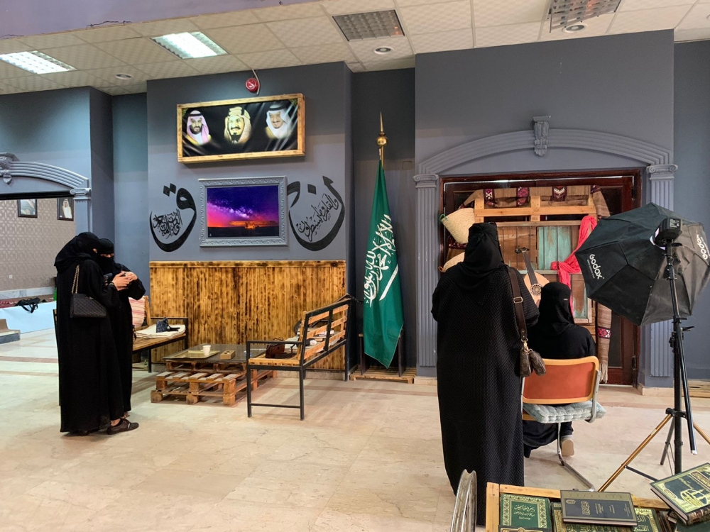 جمعية الثقافة والفنون بالحدود الشمالية تقيم ورشة تصوير (الستل لايف)