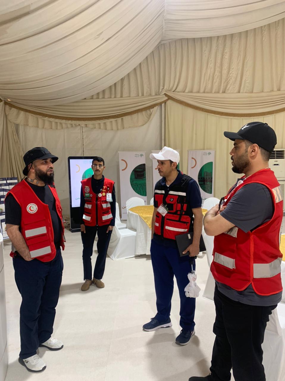 مدير فرع هيئة الهلال الاحمر السعودي بالحدود الشمالية يتفقد استعدادات الفرع لخدمة ضيوف الرحمن القادمين عبر منفذ جديدة عرعر