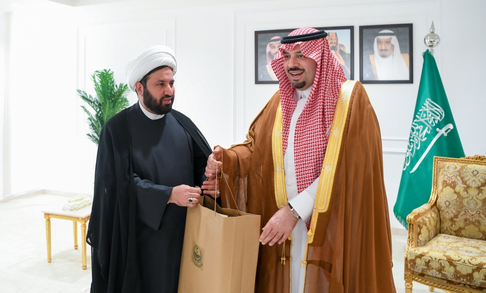 سمو أمير الحدود الشمالية يستقبل رئيس هيئة الحج العراقية