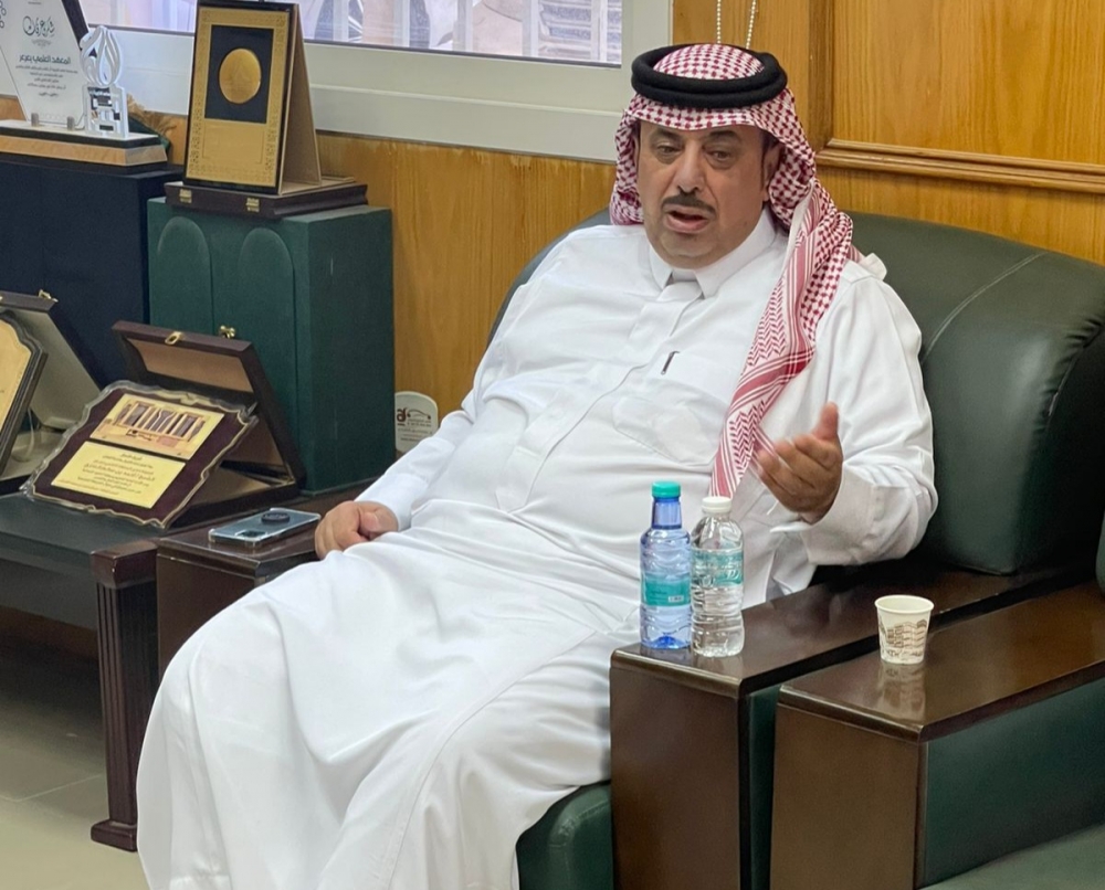 مدير الإشراف التربوي بتعليم الحدود الشمالية يزور المعهد العلمي بعرعر