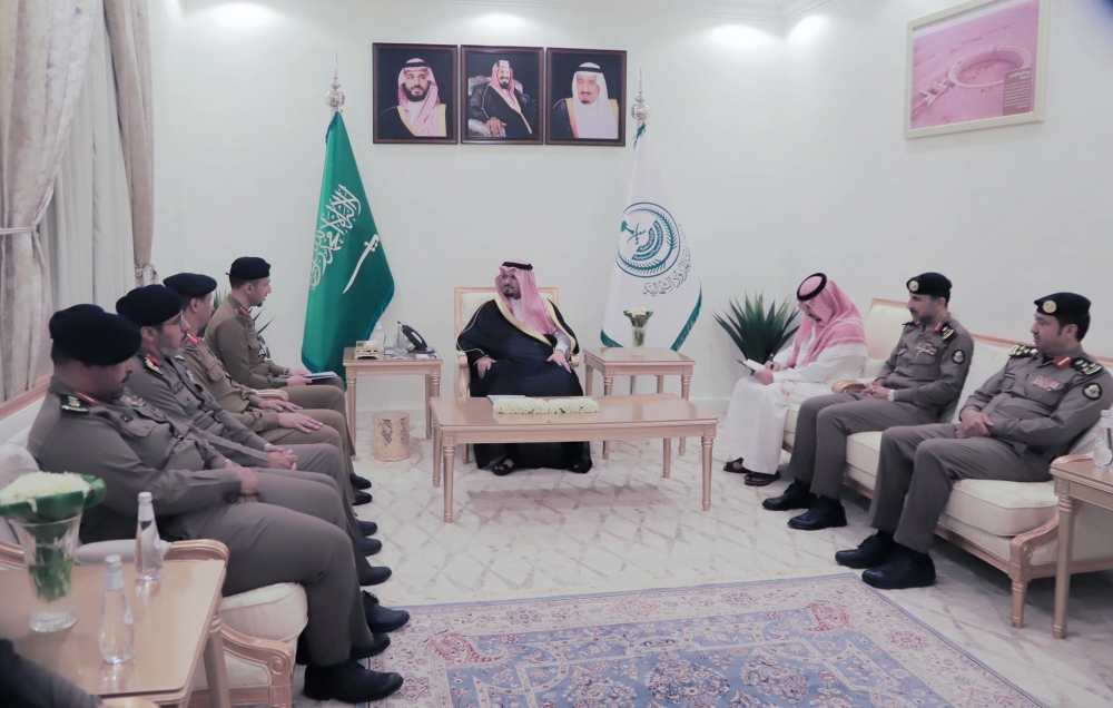 سمو نائب أمير الحدود الشمالية يستقبل مدير الشرطة وقادة أفرع الأمن العام بالمنطقة