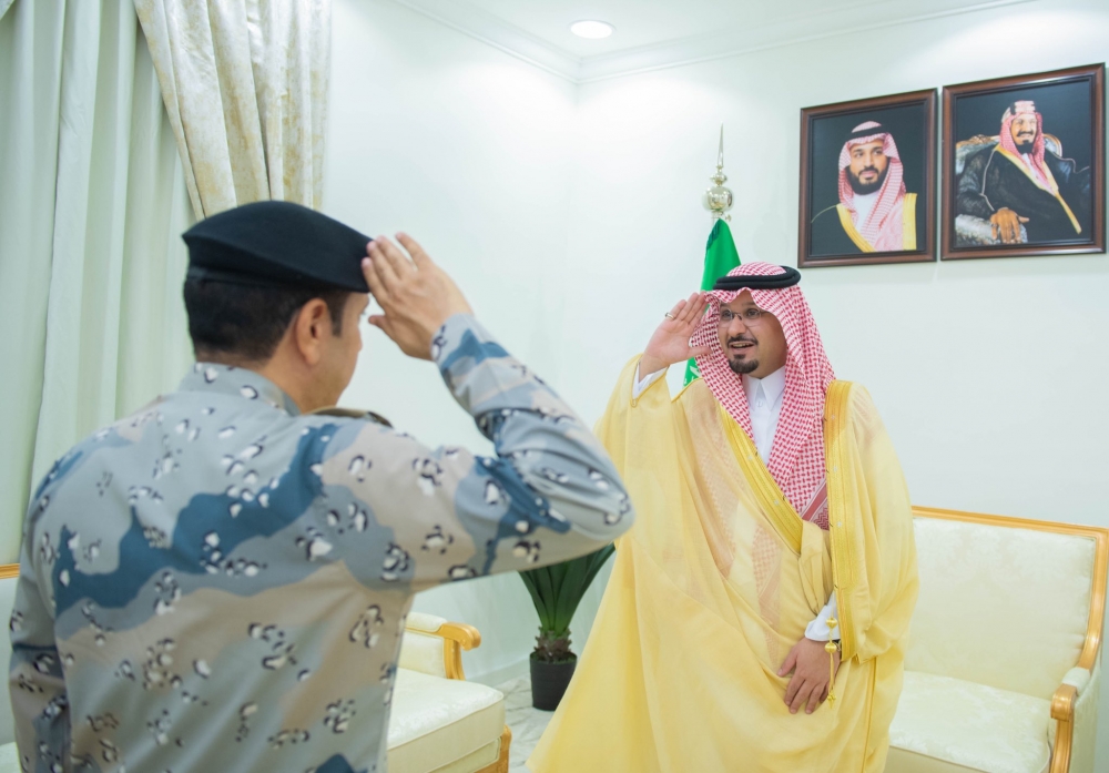 سمو نائب أمير الحدود الشمالية يستقبل قائد قطاع حرس الحدود بالمنطقة