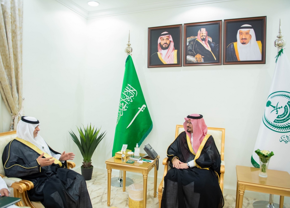 سمو نائب أمير الحدود الشمالية يستقبل مدير فرع وزارة الموارد البشرية بالمنطقة