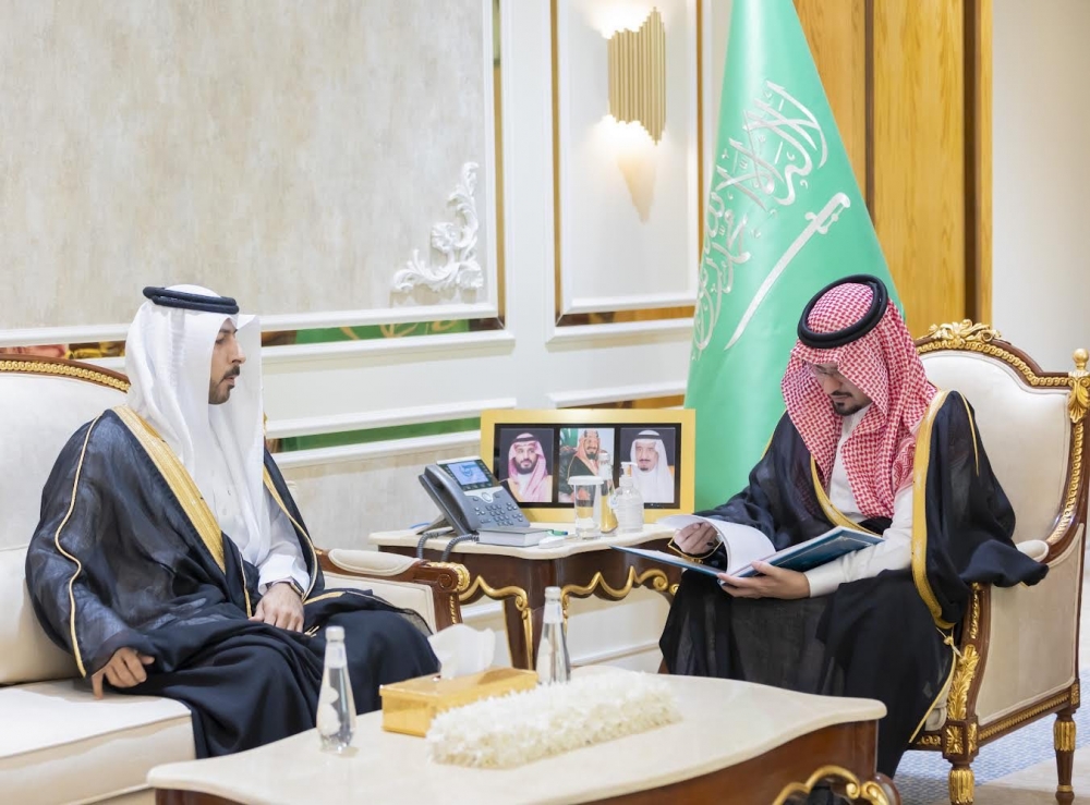 سمو أمير الحدود الشمالية بالنيابة يتسلم تقريراً عن أعمال فرع وزارة النقل بالمنطقة