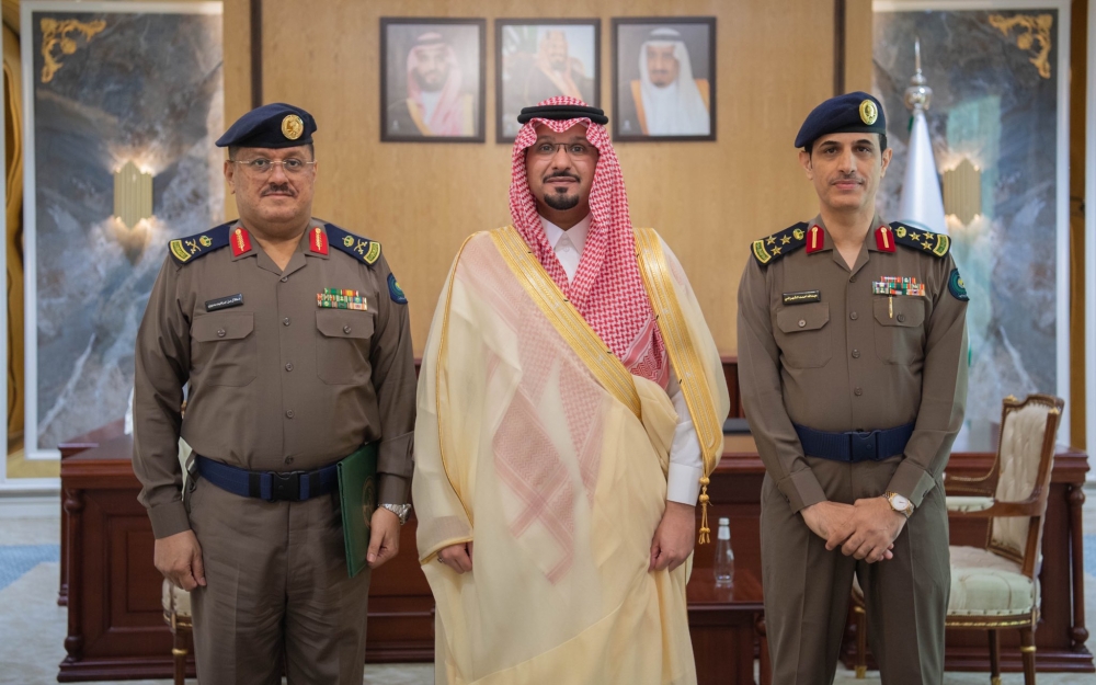 سمو أمير الحدود الشمالية بالنيابة يستقبل مديري الدفاع المدني بالمنطقة السابق والمعين حديثا