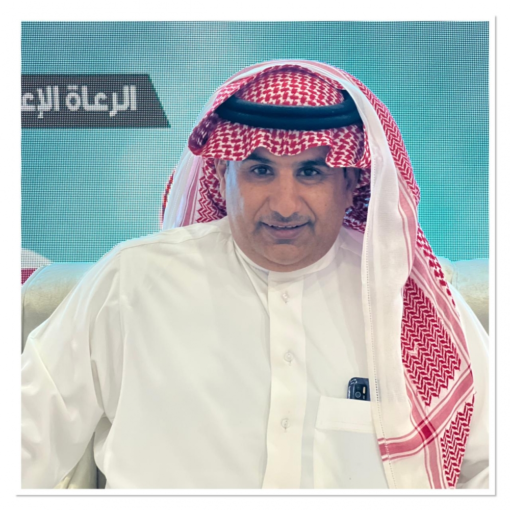 الأستاذ منصور شايم العنزي يتلقى شهادة شكر وتقدير من سعادة مدير الإدارة العامة لمراكز الاتصال بوزارة الصحة