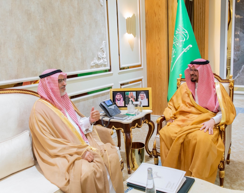 سمو الأمير سعود بن عبدالرحمن يستقبل رئيس جامعة الحدود الشمالية