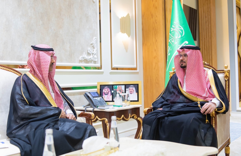 سمو أمير الحدود الشمالية بالنيابة يتسلّم تقريراً عن أعمال إدارة خدمات المياه بالمنطقة