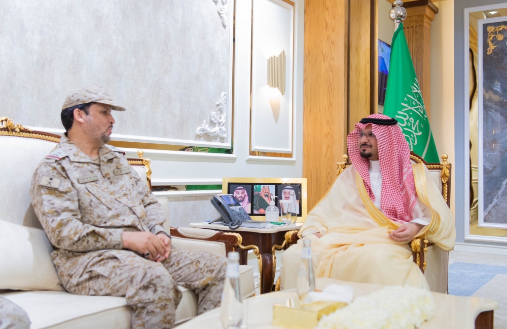 سمو الأمير سعود بن عبد الرحمن يلتقي قائد قوة عرعر