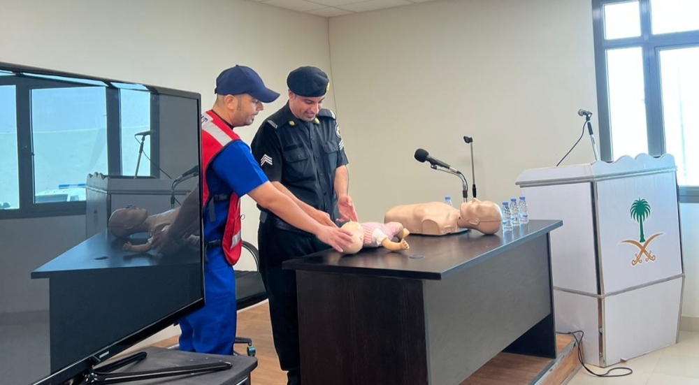 فرع الهلال الأحمر بالحدود الشمالية ينفذ برنامج تدريبي لمنسوبي الدوريات الأمنية بعرعر